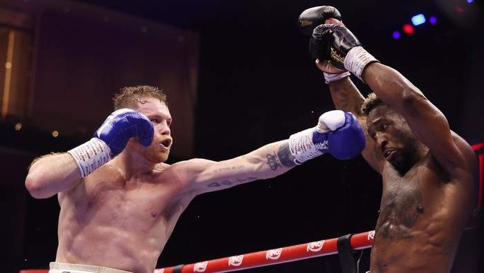 Canelo Alvarez: Raja Tinju Kelas Menengah Super yang Tak Terbantahkan