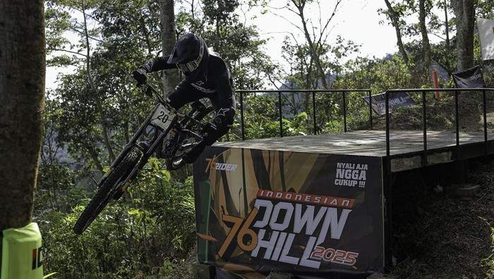 Seri Indonesian Downhill 2025: Aksi Spektakuler Perdana Rampung