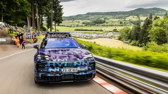 Cayenne EV Pecahkan Rekor: Debut Mengagumkan di Goodwood
