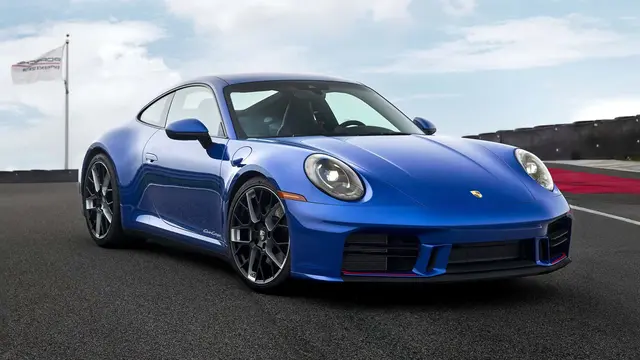 Porsche 911 Club Coupe Eksklusif: Miliki Impianmu Sekarang