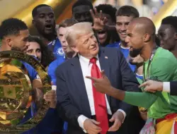 Trump 'Serbu' Selebrasi Chelsea: Momen Tak Terduga Usai Kalahkan PSG