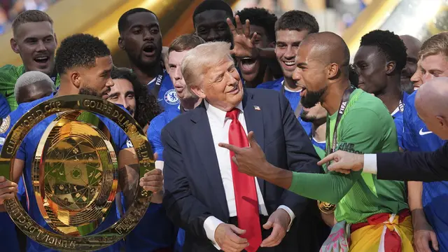 Trump 'Serbu' Selebrasi Chelsea: Momen Tak Terduga Usai Kalahkan PSG